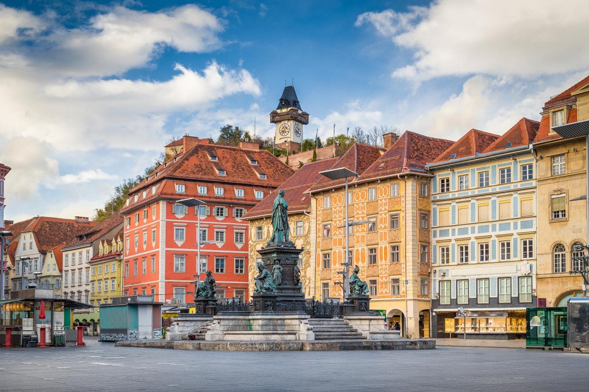 Urban Jungle Design - Historic City Center With Free Parking & Panoramic View By Hero Homes Грац Экстерьер фото